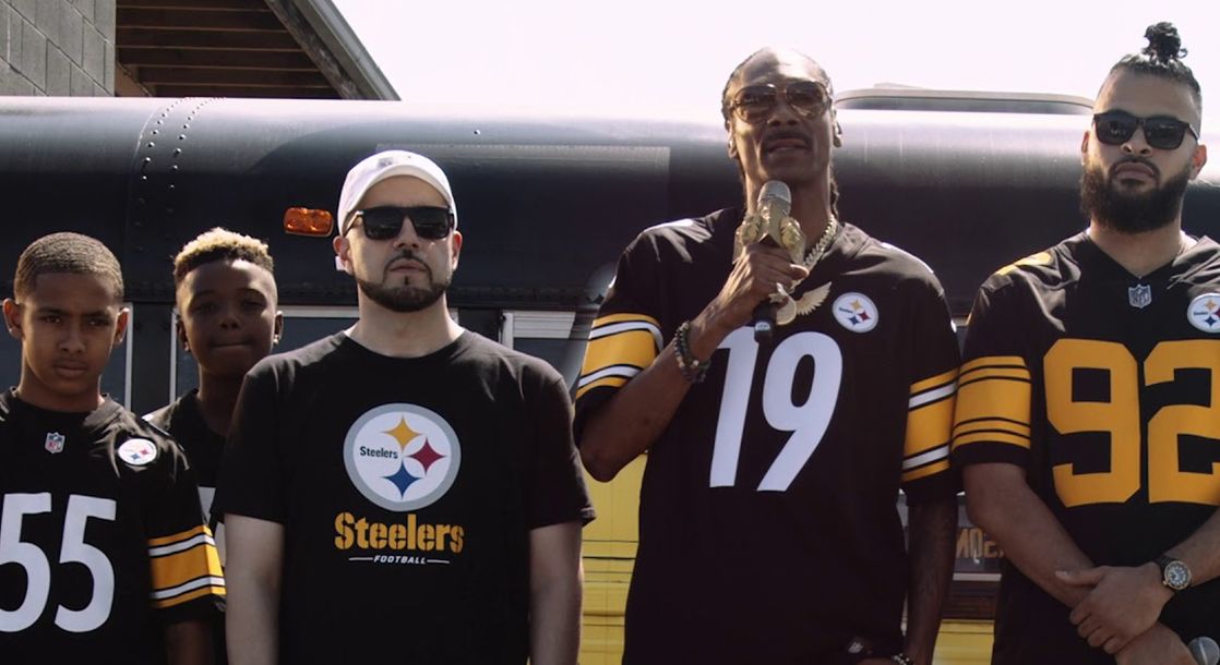 Watch Snoop Dogg Light Up the Steelers’ Monday Night Football Halftime Show